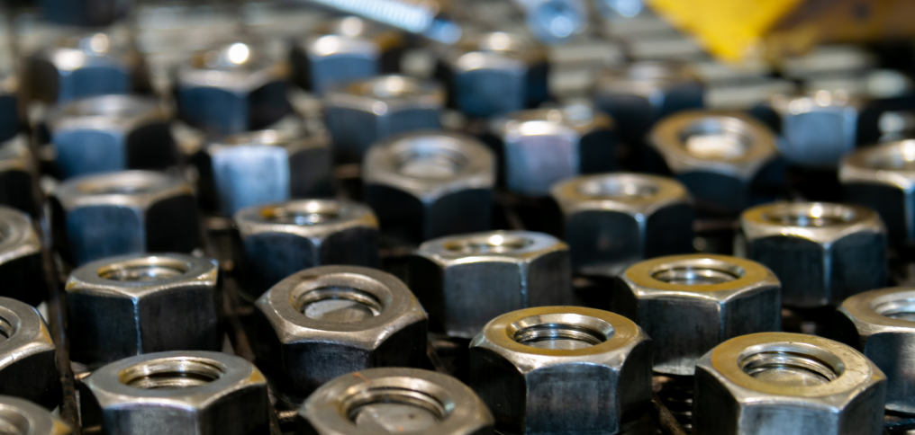 人才短缺成行业发展瓶颈，复合型人才培