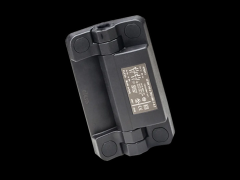 含内置安全开关的铰链 后方 8 导线连接插头