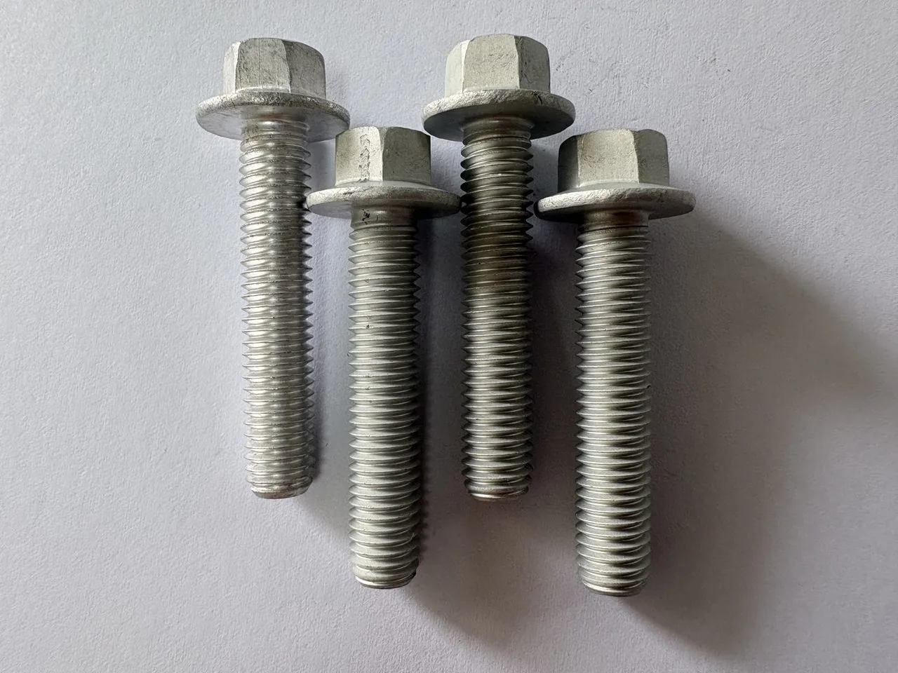 Aluminium flange bolts