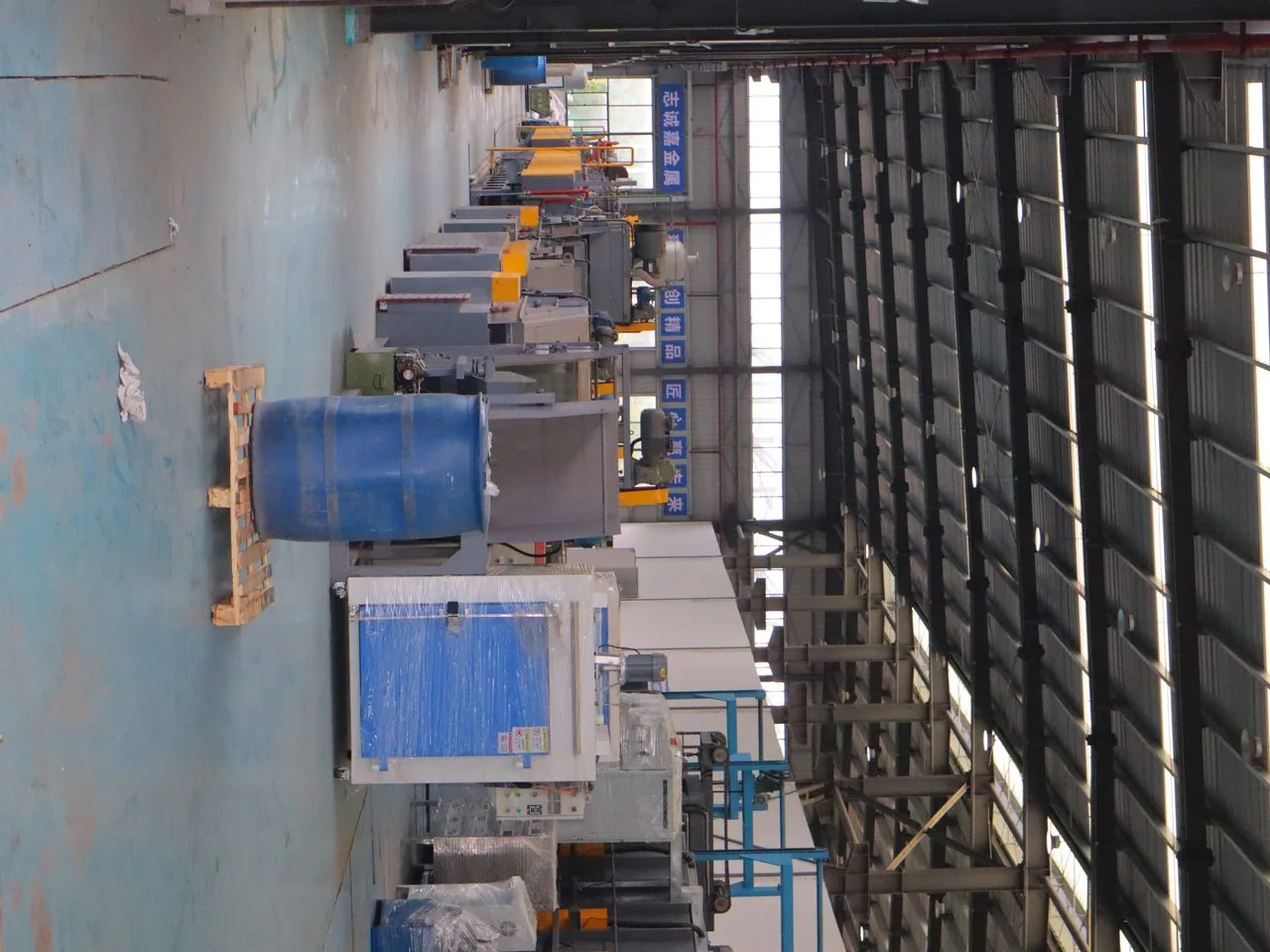 Vertical warehouse storage